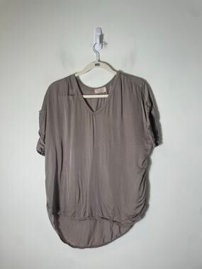 Sofia Gray V Neck Cap Sleeve top Sz S
